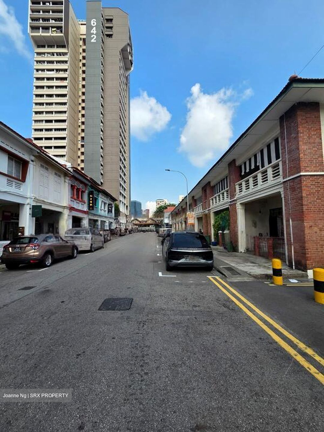 Rowell Road (D8), Retail #477296331